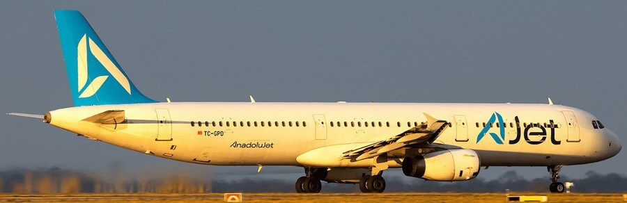 Самолёт AJet Airbus A321