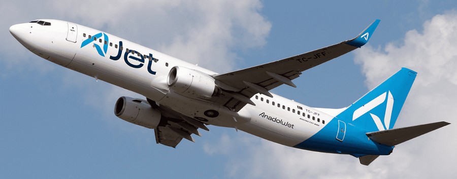 Самолёт AJet Boeing 737-800